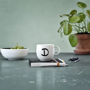 Becher D Letters In Weiß 6